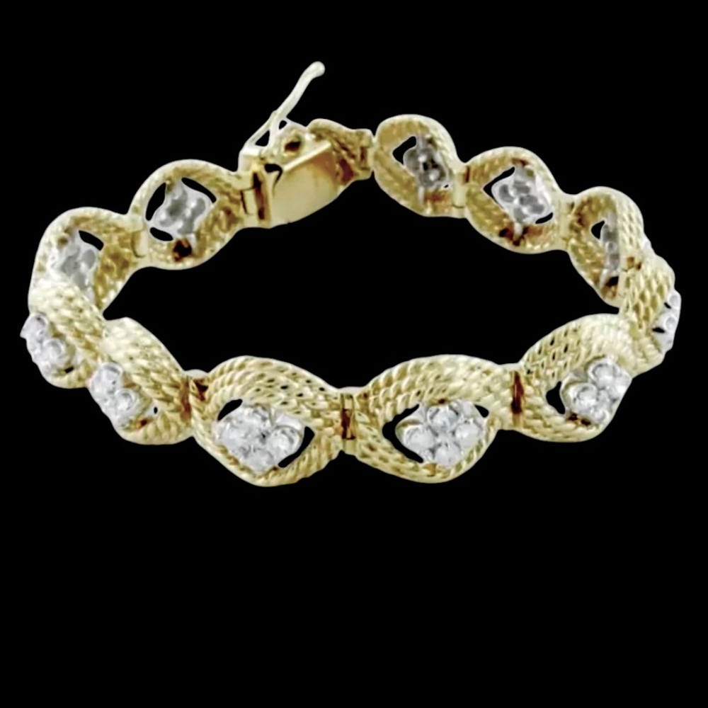Elegant 14kt gold diamond tennis bracelet- GORGEOUS